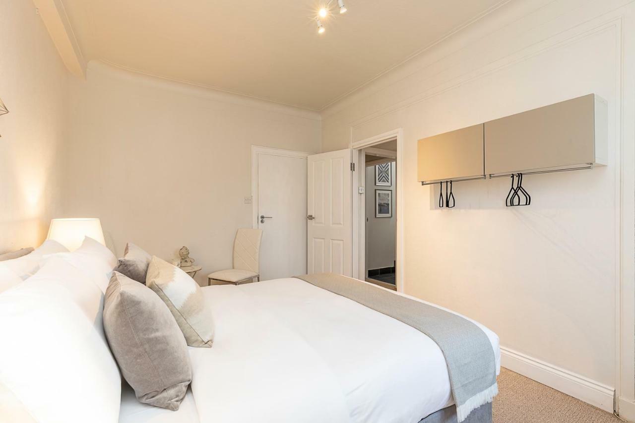 Grand Swiss Cottage Apartment Лондон Екстериор снимка