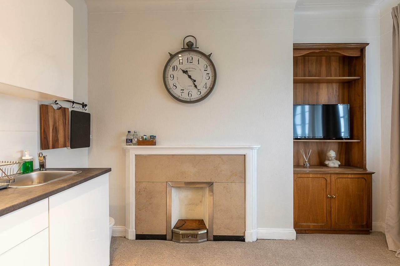 Grand Swiss Cottage Apartment Лондон Екстериор снимка
